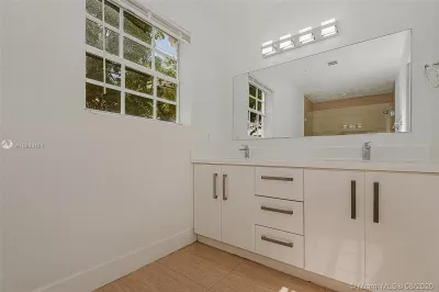 Highland Lakes Aventura